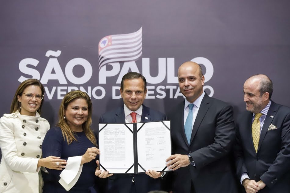 Fórum Econômico em SP 1 Da esquerda para a direita: Patricia, Marisol, Doria, Costa e Julio Serson, secretário de Relações Internacionais do governo do estado de São Paulo (Crédito foto: Governo do Estado de São Paulo)