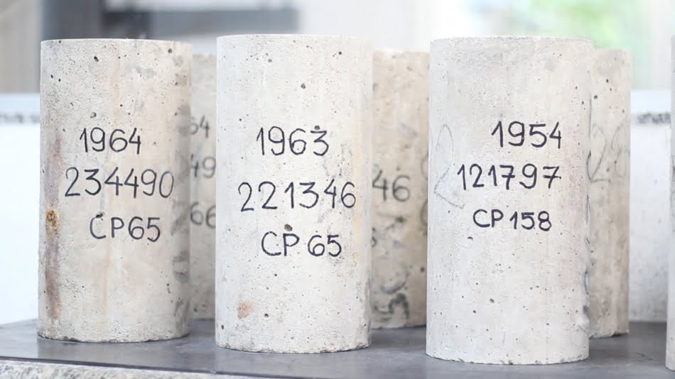 Corpos de prova históricos de concreto que foram rompidos durante evento realizado em novembro no IPT