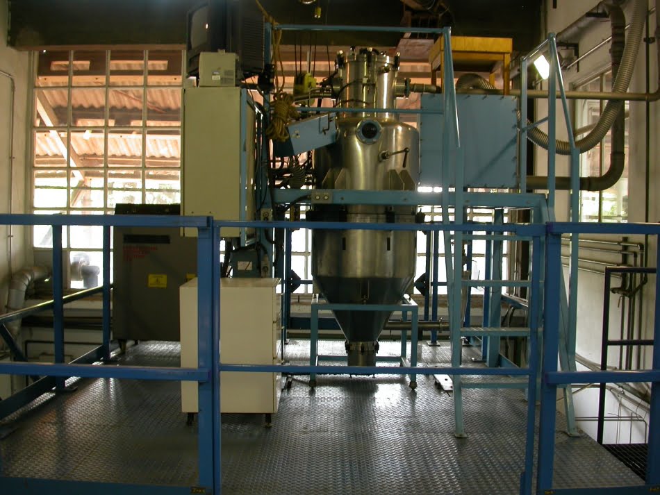 Atomização a gás é a técnica que foi selecionada pelo Laboratório de Processos Metalúrgicos do IPT para a fabricação do pó destinado a reconstruir a taça