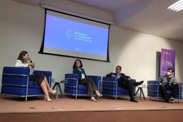 Encontro ocorreu em auditório do IPT, com a presença (da dir. para esq) de Atila Iamarino, Paulo Gandolfi, Roseli de Deus Lopes e Claudia Echevenguá Teixeira