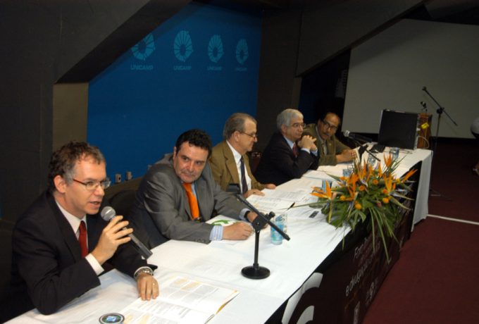 Autoridades durante abertura do I Foro Iberoamericano