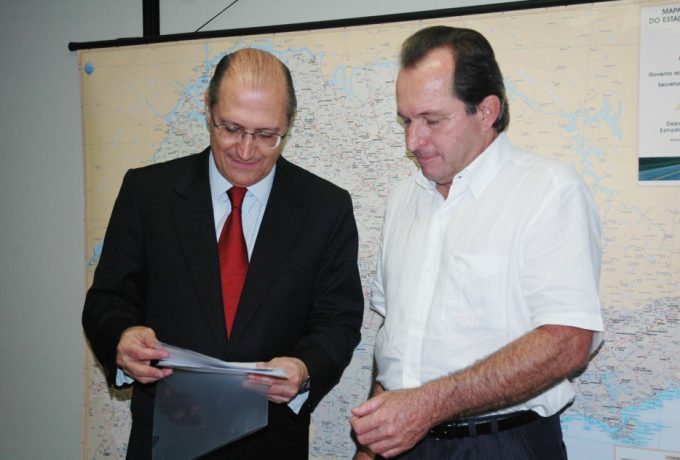 Alckmin encontra José Rossetto, prefeito de Cerqueira César, para assinar ordem de serviço