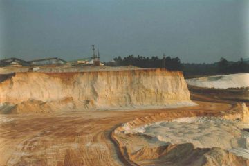 Frente de lavra de areia industrial da Mineração Jundu em Descalvado (SP)