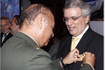 João Fernando Gomes de Oliveira recebe homenagem em nome do IPT