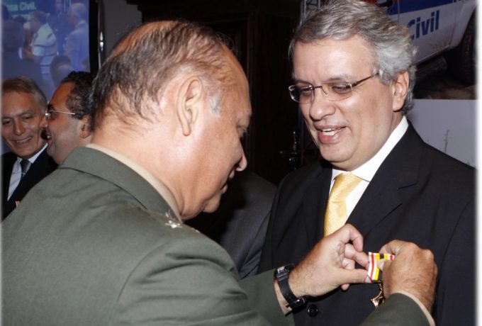 João Fernando Gomes de Oliveira recebe homenagem em nome do IPT