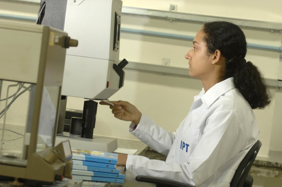 Caracterização, avaliação e desenvolvimento de papel de imprimir e escrever, seus produtos e insumos 1 Ensaio de alvura e opacidade em papel para imprimir