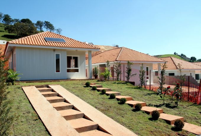 Primeiras moradias construídas pela CDHU vão atender às famílias que habitavam áreas de risco; ao todo, são 150 casas que estarão concluídas até o mês de junho