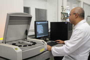 Espectrometro de fluorescencia de raios X