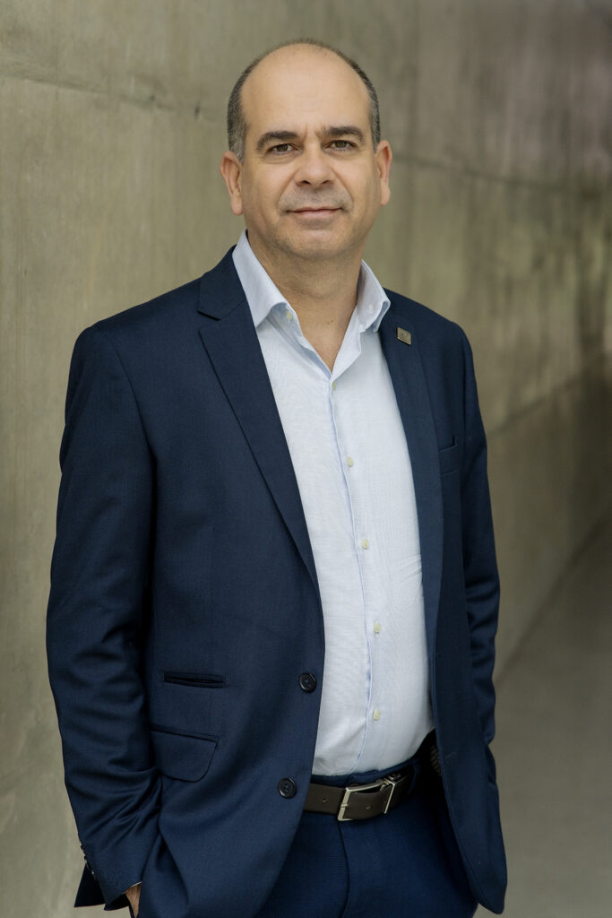 Diretoria, Conselhos e Comitês Estatutários 2 Adriano Marim de Oliveira