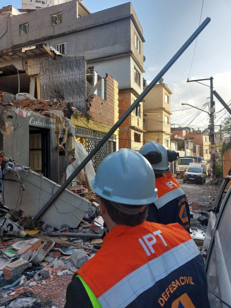 IPT apoia Defesa Civil em vistorias após explosão no Jaguaré 1 WhatsApp Image 2026 05 12 at 10.48.04